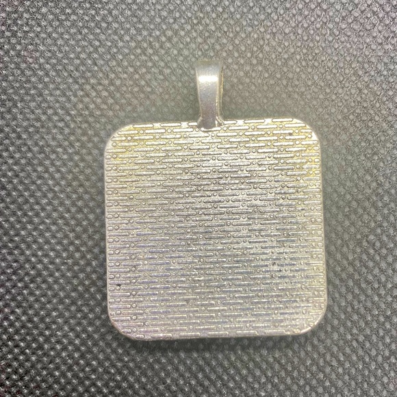 🔴 Green & Blue Tile Pendent with Silver Tone - Picture 2 of 3